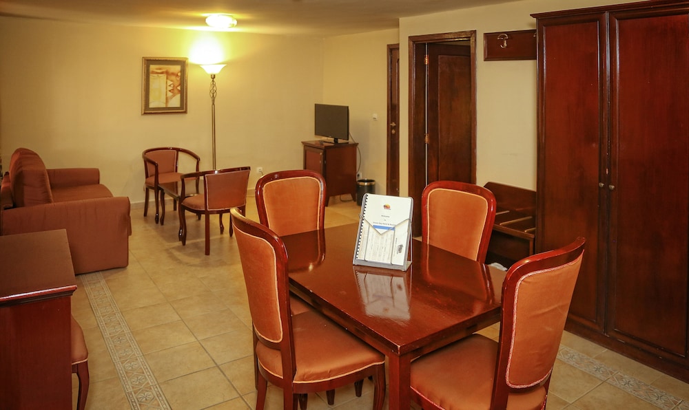 Ocean Bay Hotel and Resort 40/56