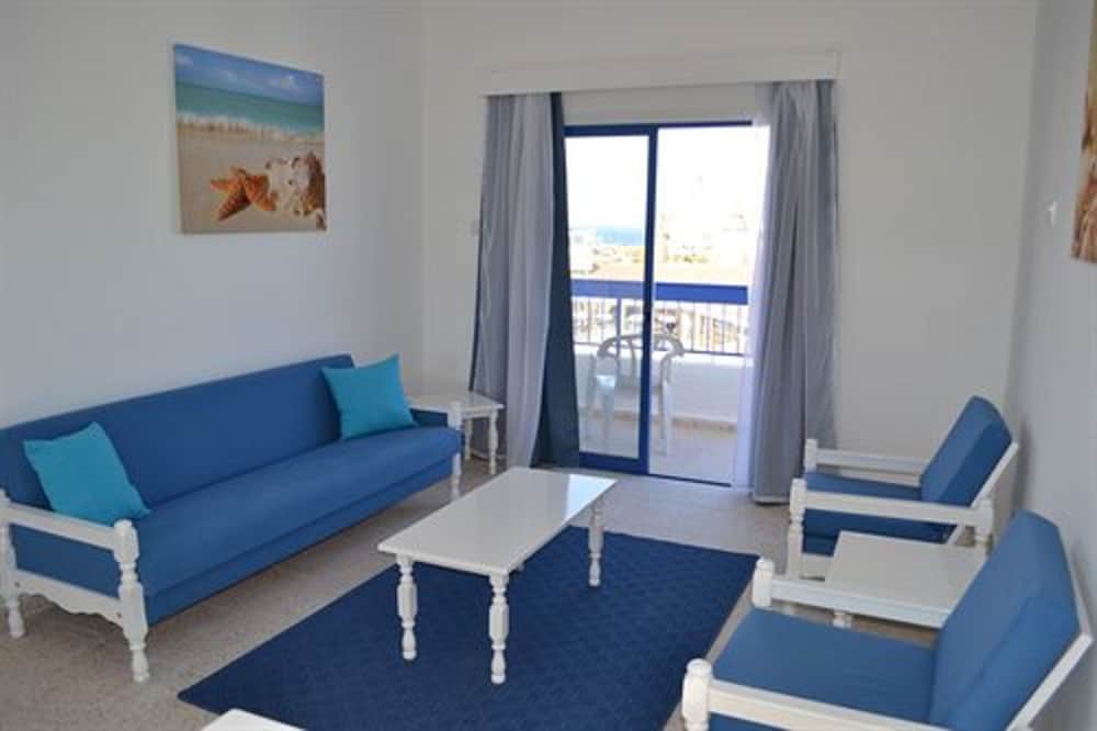 Flokkas Hotel Apartments 24/50