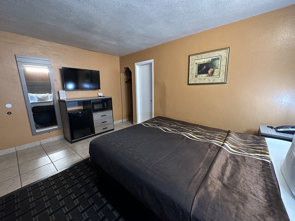 New Corral Motel 12/47