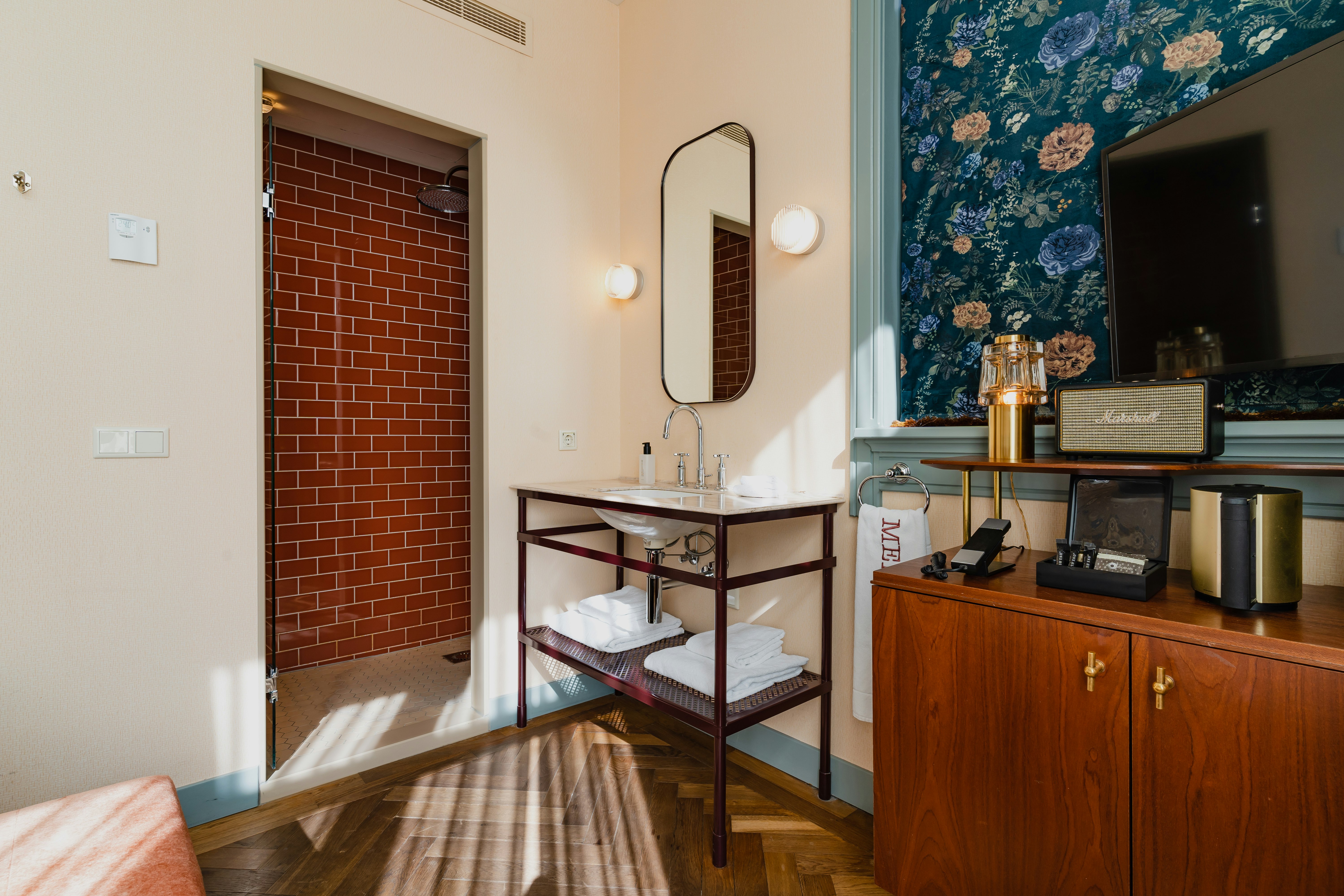 غرفة كومفورت بسرير مزدوج أو سريرين منفصلين، Hotel Mercier 3/3