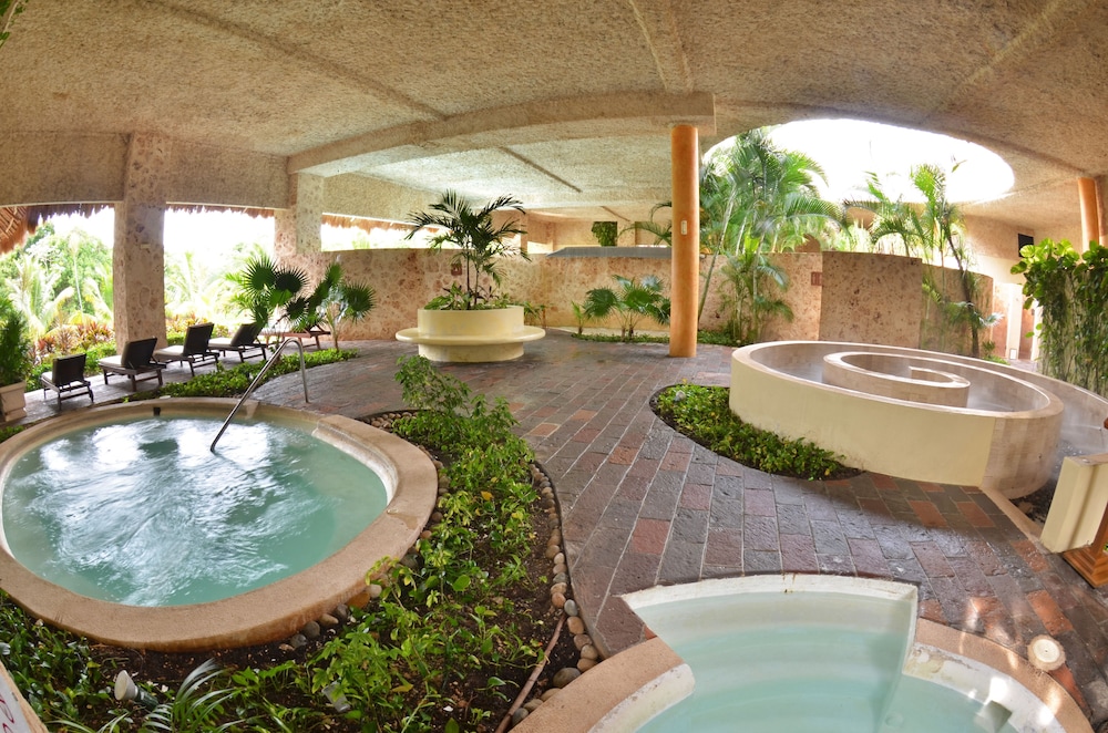 Grand Palladium Colonial Resort Spa All Inclusive 5/47