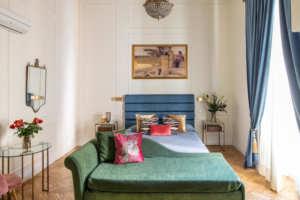 Ingrami Suites 7/72