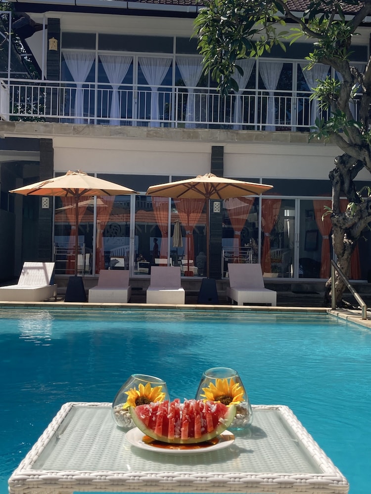 Villa Agung Beach Inn 8/65