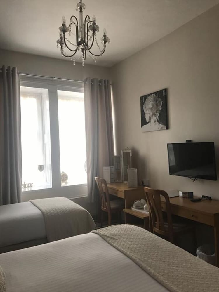 The White Hart Hotel 25/40