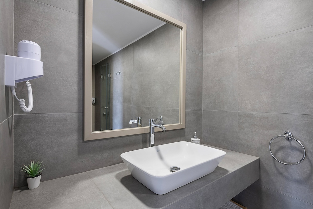Alianthos Suites 46/50
