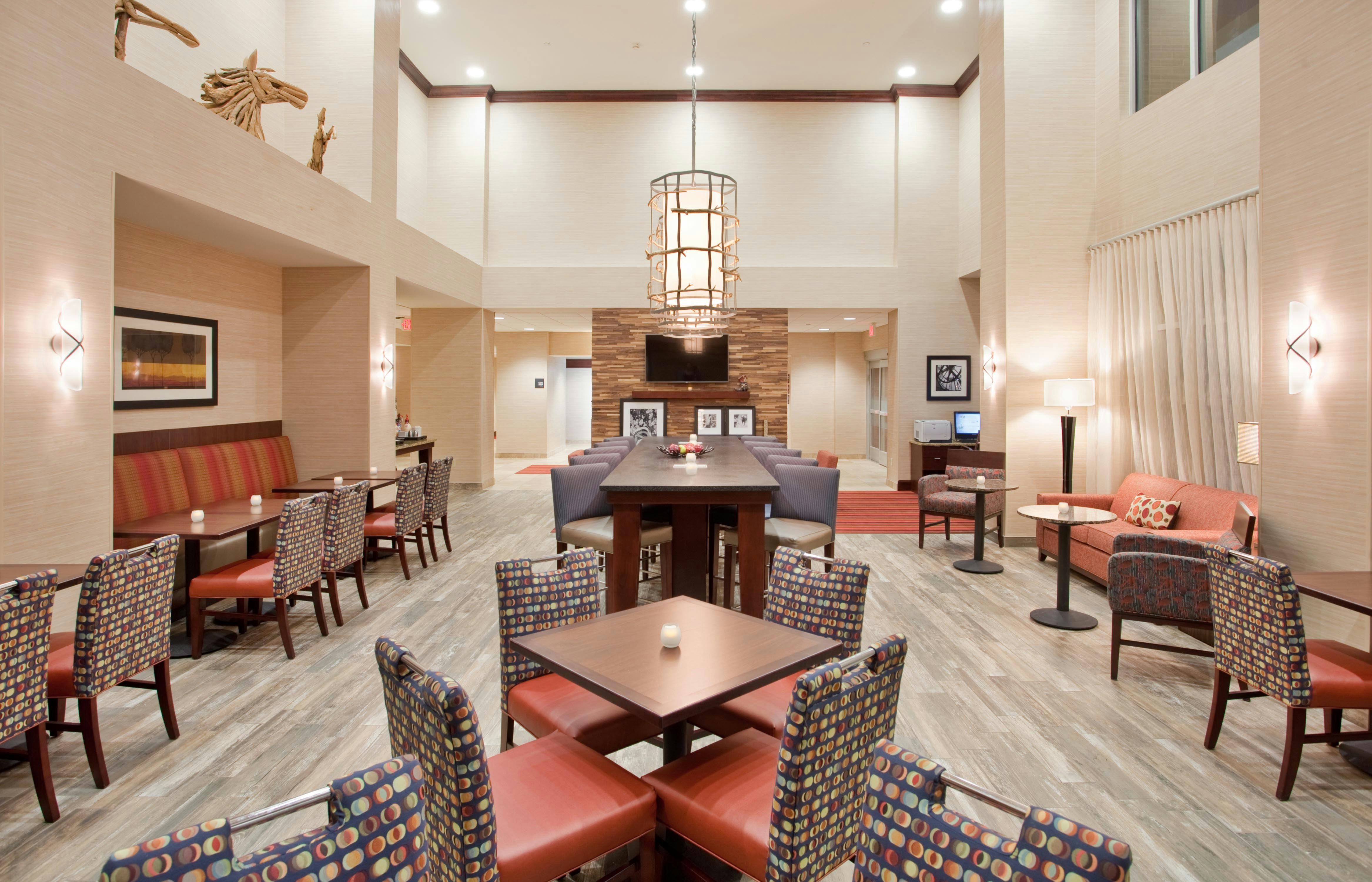 Hampton Inn & Suites Omaha Southwest-La Vista 33/49