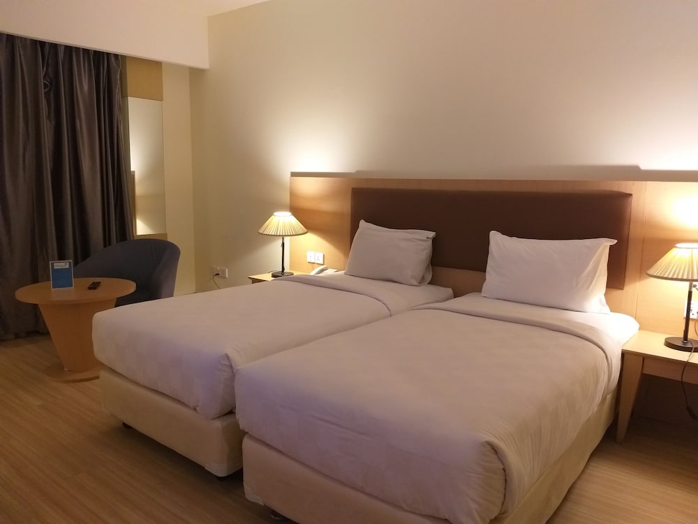 DELUXE, TWIN BEDS