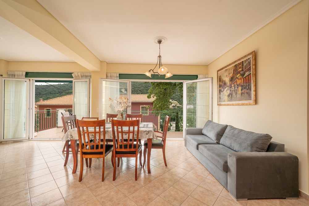 Faos Luxury Apartments 20/50