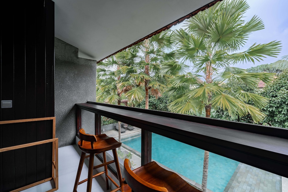 JAPA Suites and Villas 63/91