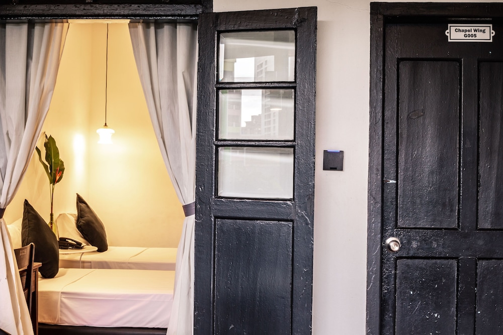 Room, Twin Beds, Chapel Wing