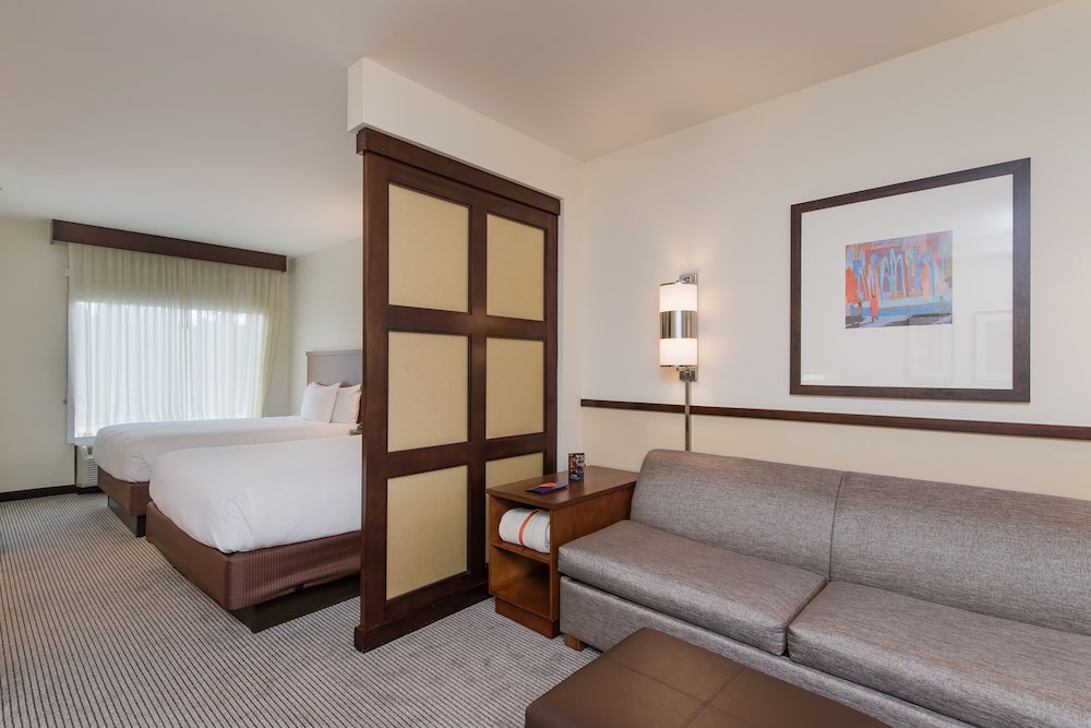 Hyatt Place Charleston Airport Convention Center 15/66