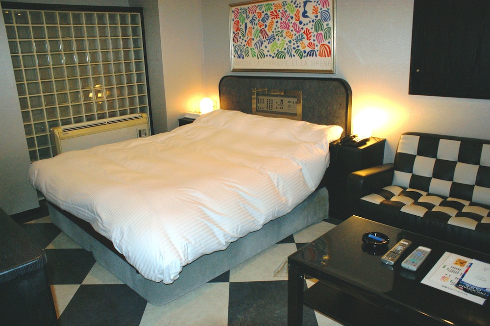 Hotel Sting 10/29