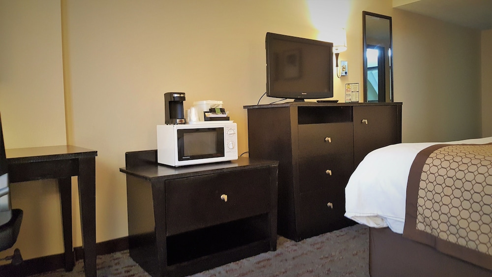 Baymont By Wyndham Belleville Airport Area 13/33
