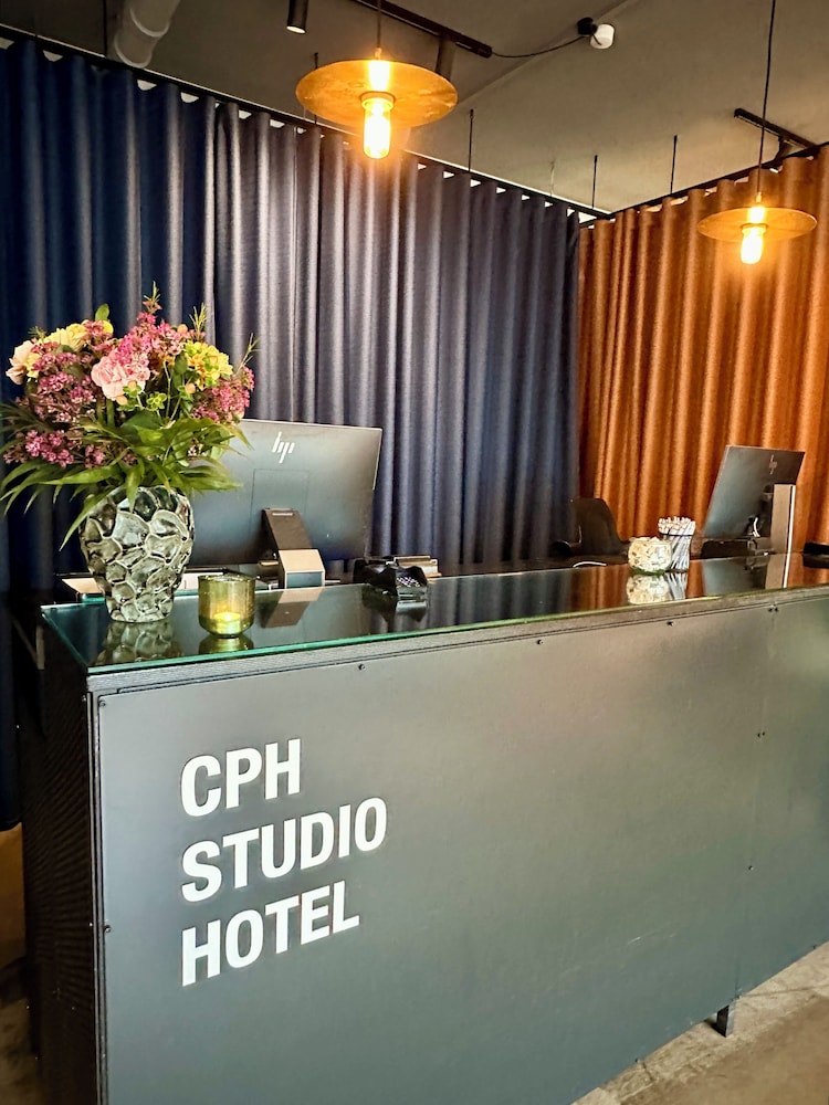 CPH STUDIO HOTEL 10/82