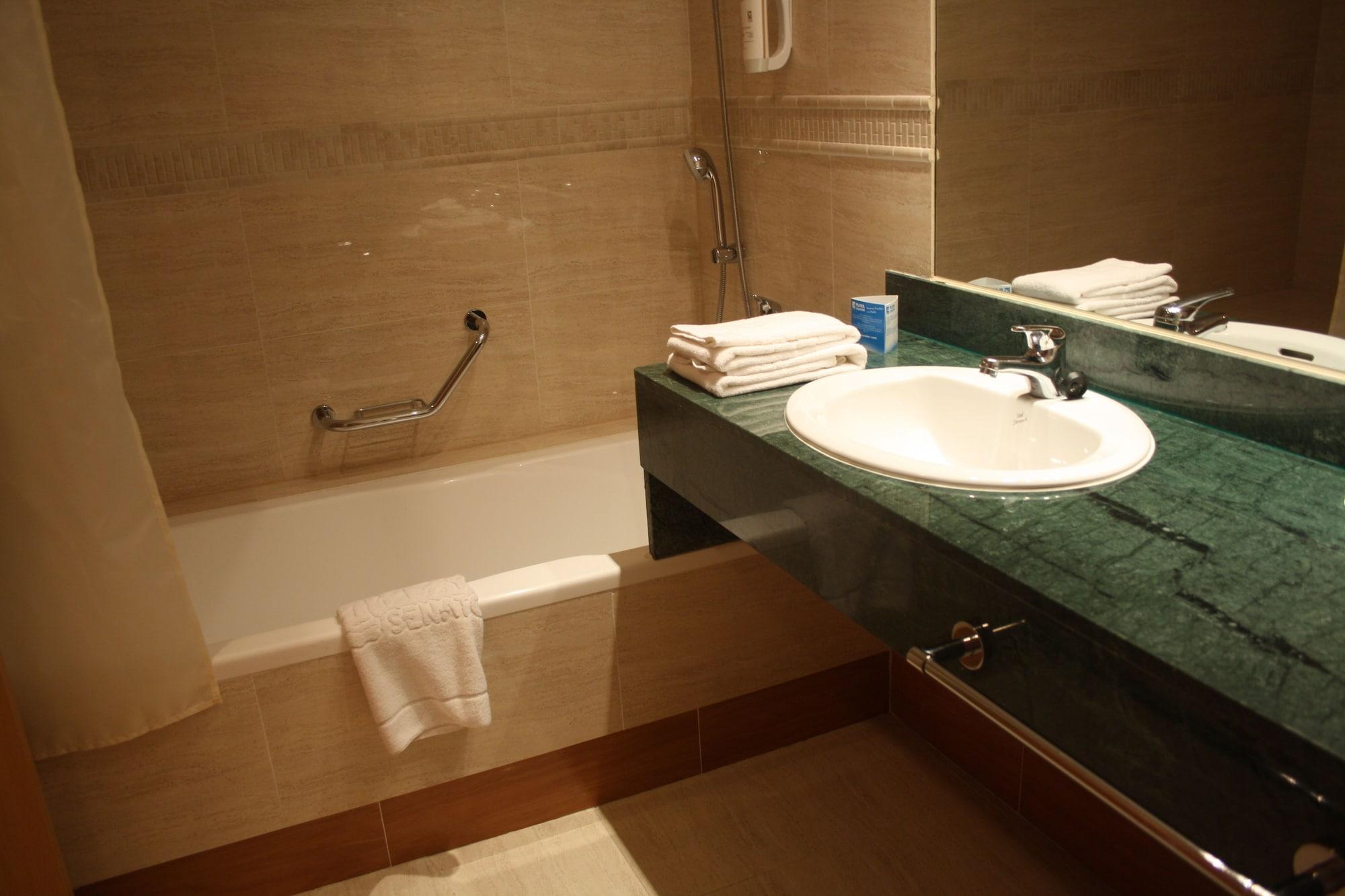 غرفة عائلية بشرفة، Senator Marbella Spa Hotel 3/3
