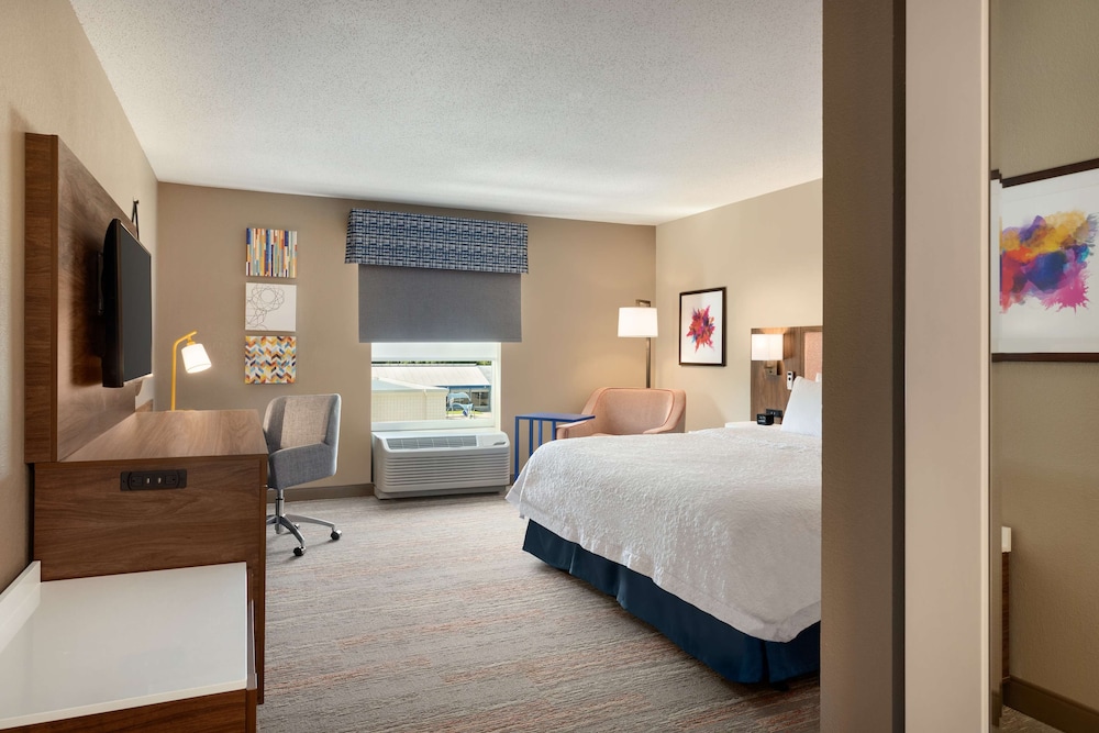 Hampton Inn St Louis Columbia 10/37