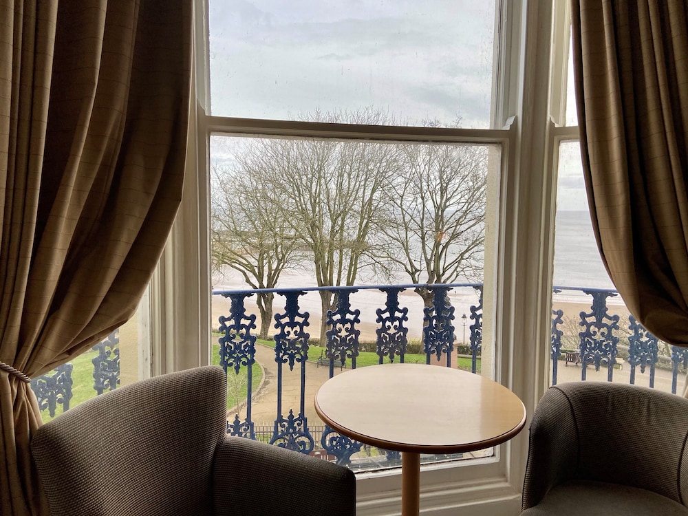 Royal Hotel Scarborough 48/74