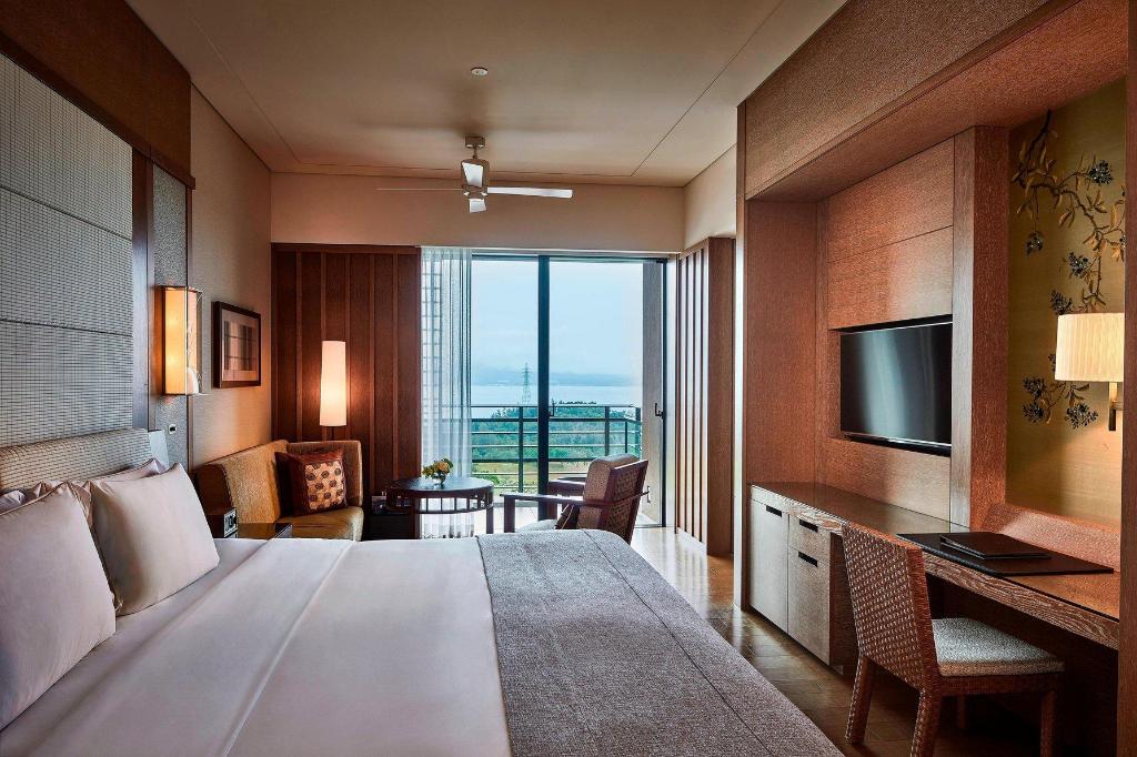 Bay, Guest Room, Deluxe, King Bed, Ocean View, Balcony, High Floor