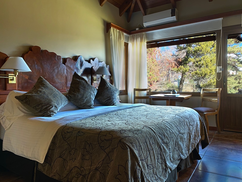 2 BEDROOMS, APARTMENT, HOT TUB
