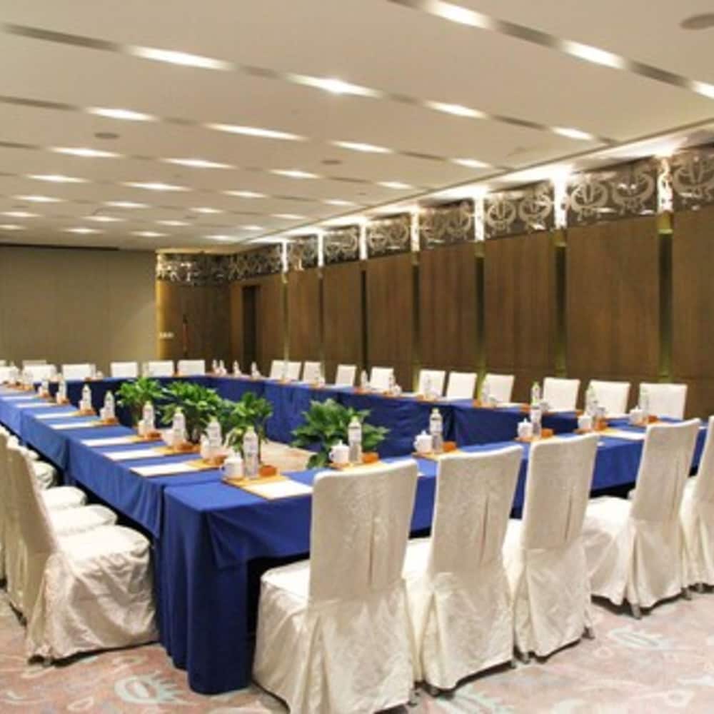Maya Gleetour Hotel Wuhan OCT 44/50