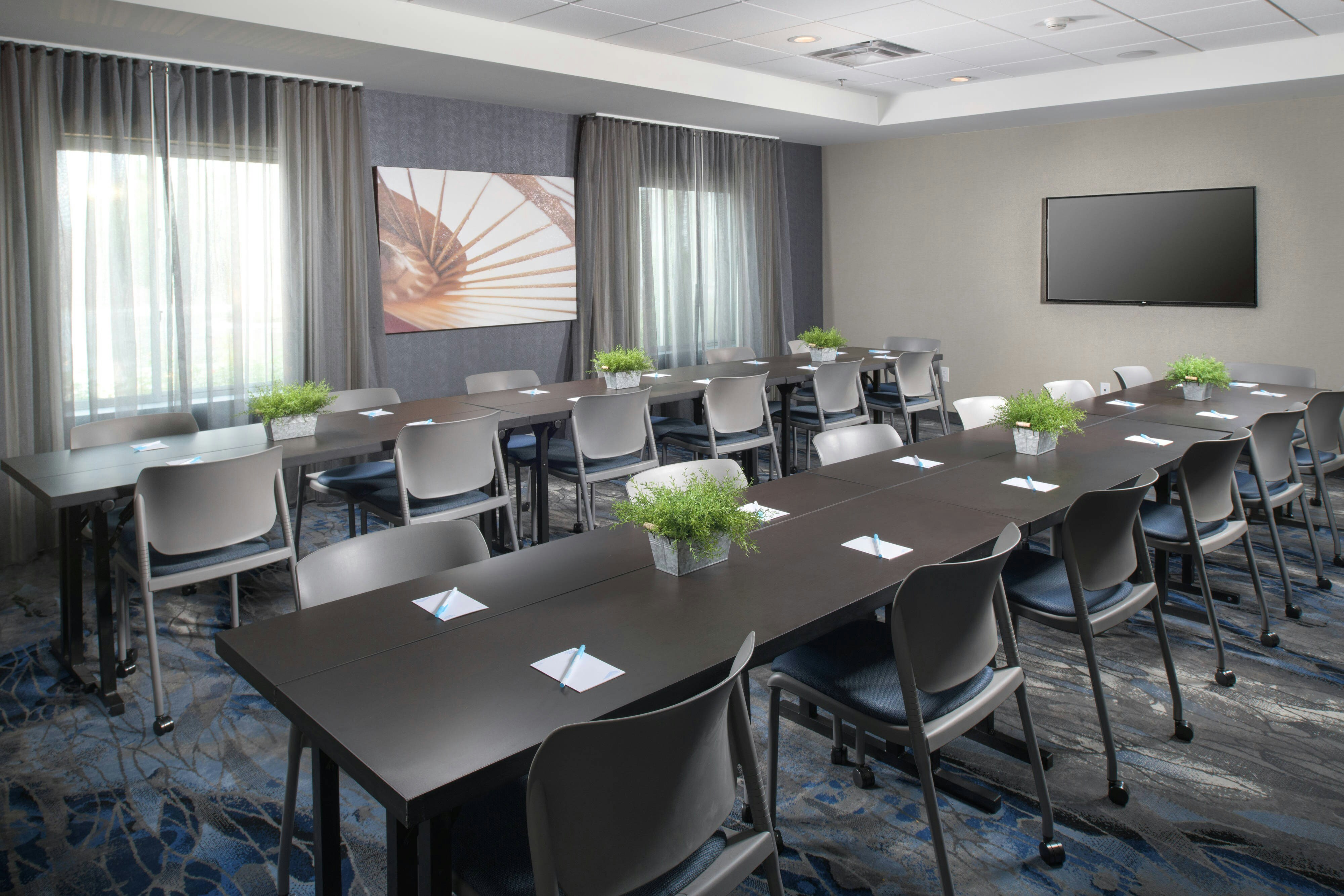 Fairfield Inn and Suites Athens Marriott 42/46