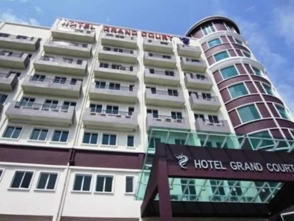 Grand Court Hotel 3/56