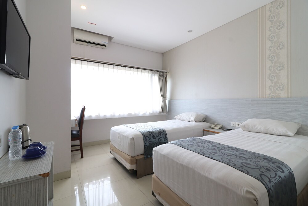 Kembang Hotel 9/19