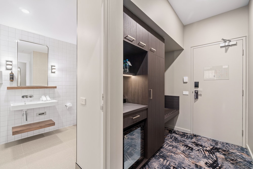 Mercure Pakenham 38/38