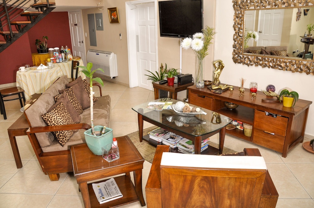 ALLAMANDA BED AND BREAKFAST 40/44