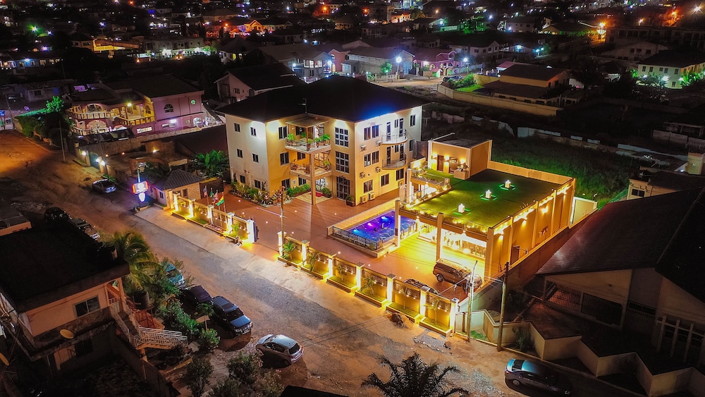 Park View Hotel 3/45