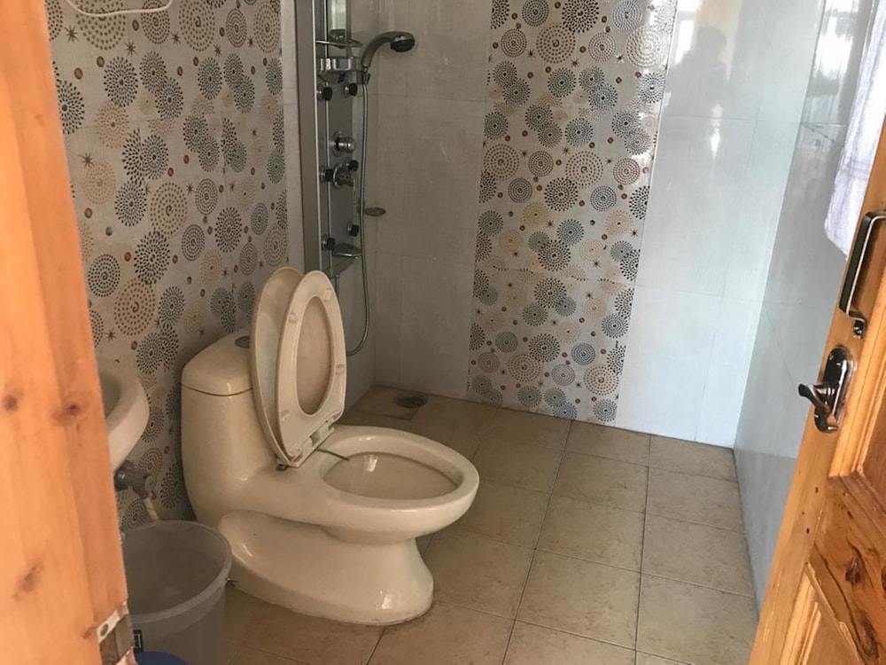 Hotel Sidharth Regency 33/34