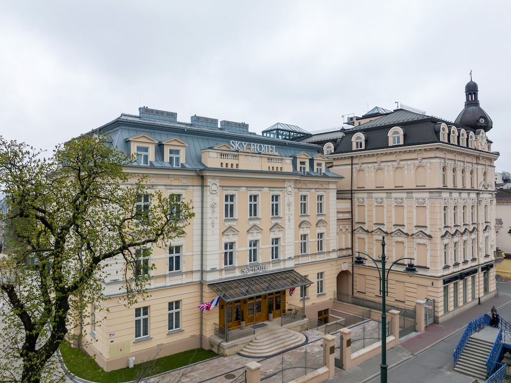 Sky Hotel Krakow 3/50