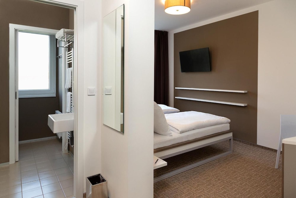 Sky Hotel Prague 14/28