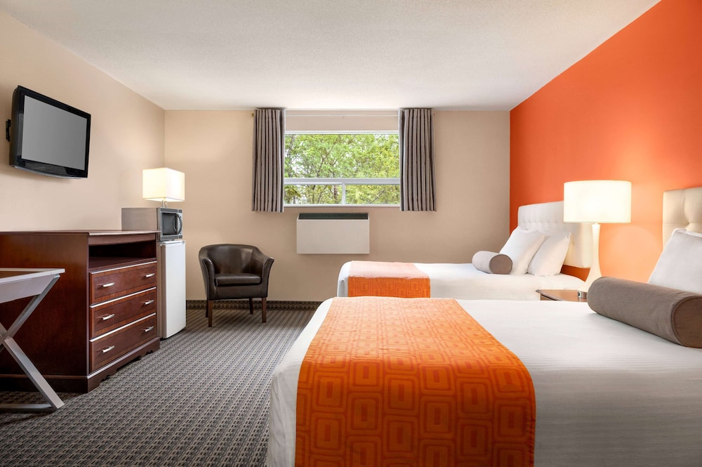 Howard Johnson By Wyndham Gravenhurst 23/57