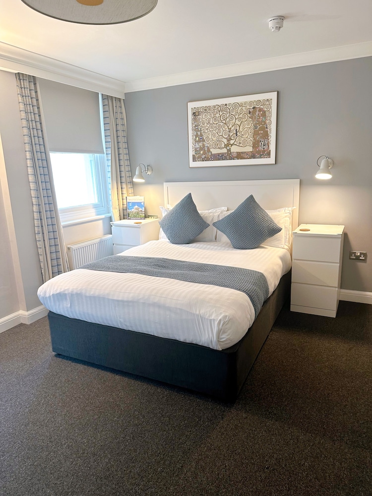 Legends Hotel Brighton 15/67