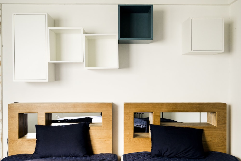 That House - Hostel 53/57