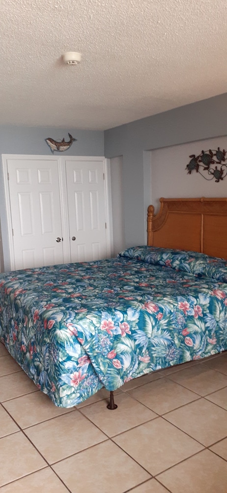 HAWAIIAN INN 19/81