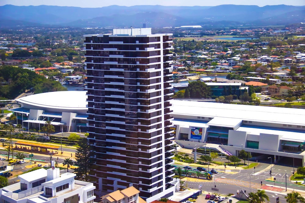 Synergy Broadbeach 45/52