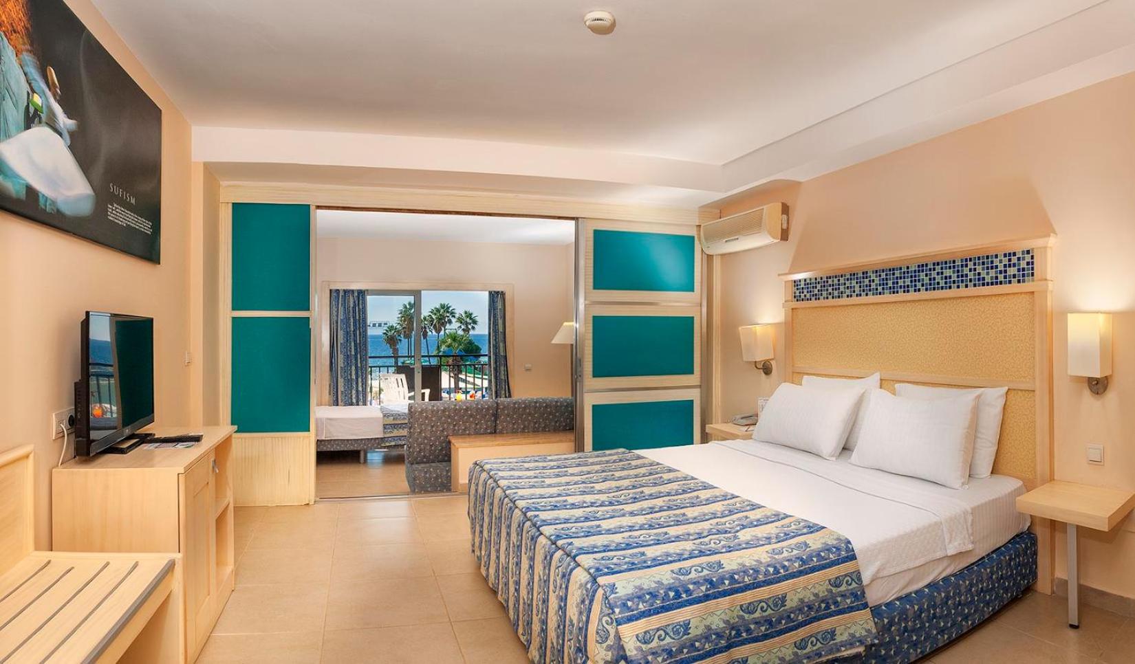 FAMILY ROOM SEA VIEW