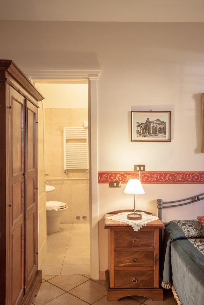 Colosseum Bed & Breakfast 37/62