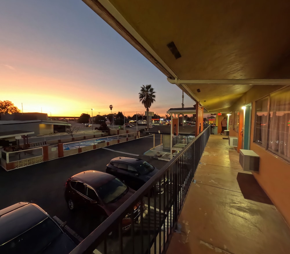 Heritage Inn 52/57