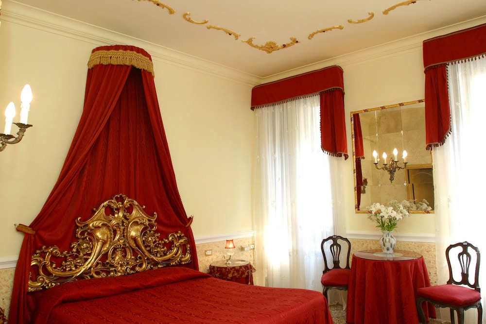 Casa Alla Fenice 32/44