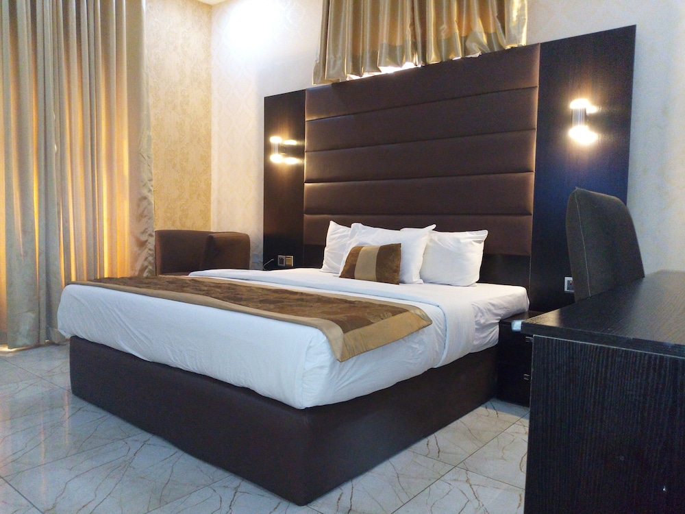 EXECUTIVE, DOUBLE BED