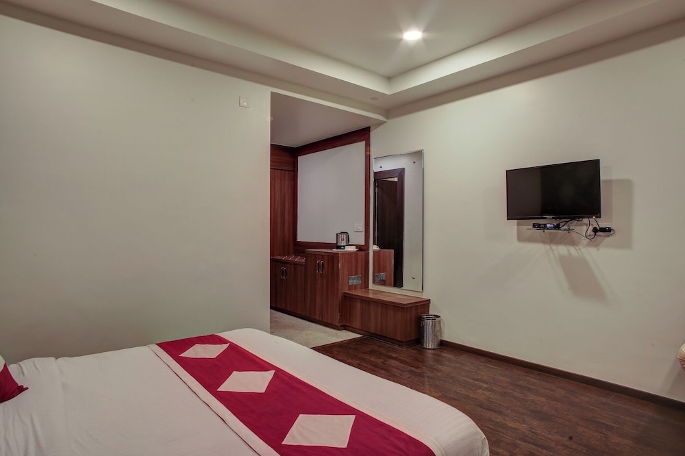 Hotel The Royal Krishna 16/47