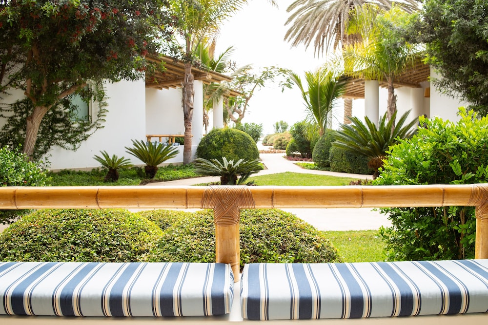Hotel Paracas, a Luxury Collection Resort, Paracas 11/81