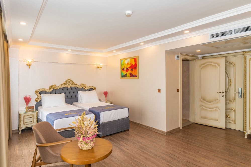CZN Burak Hotel 55/74