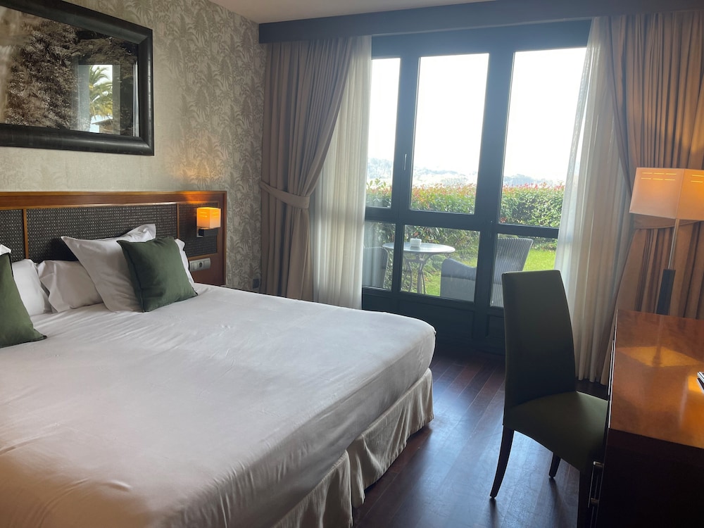 Junior Suite, Double Bed, Private Garden, Sofa