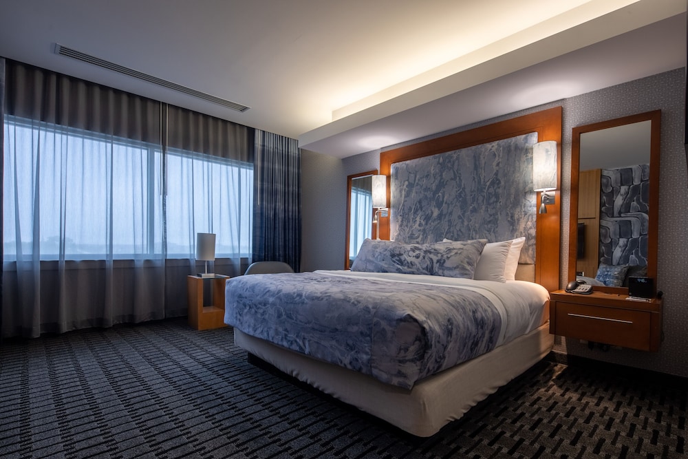 STANDARD, KING BED