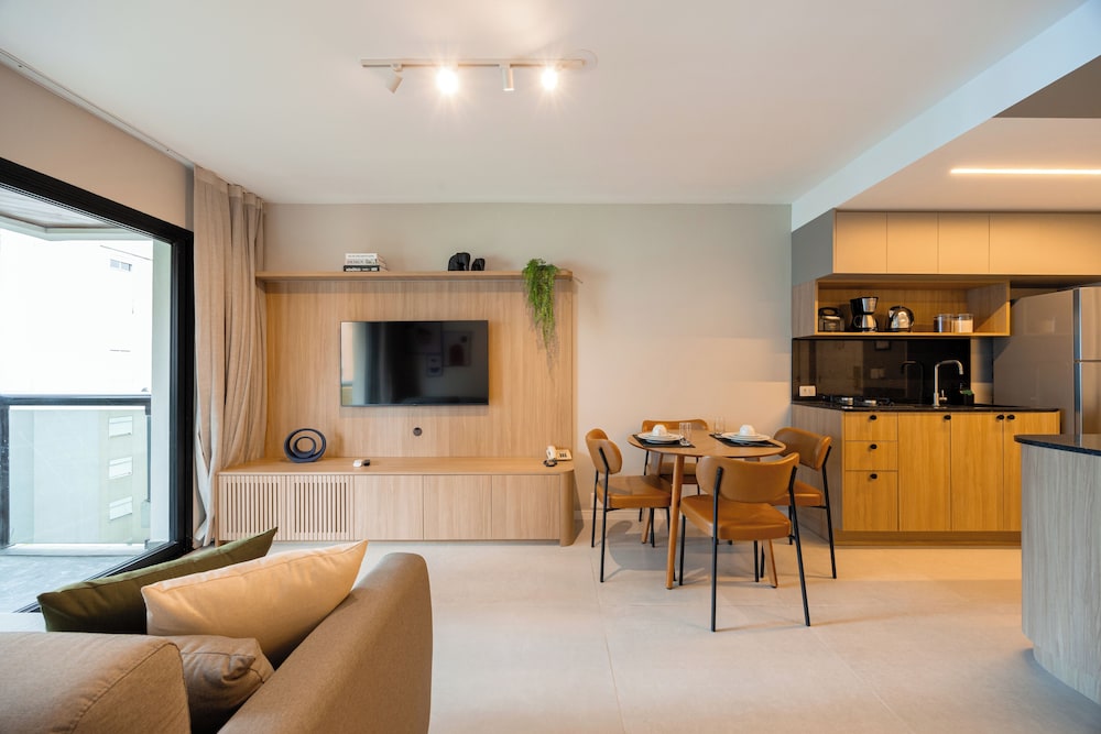 The Landmark Residence 52/77