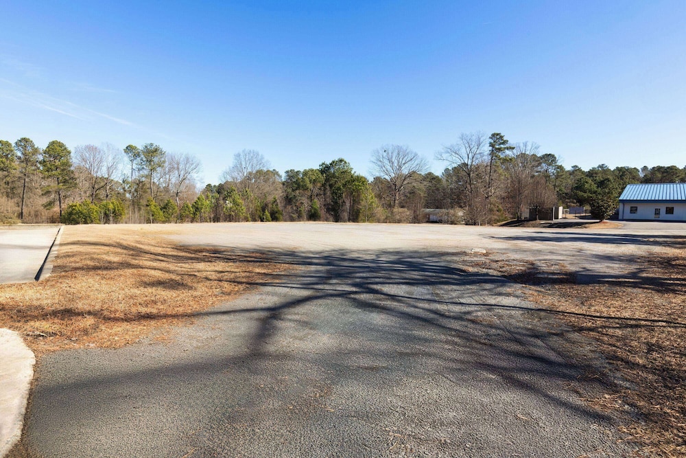 Baymont by Wyndham Creedmoor 44/47